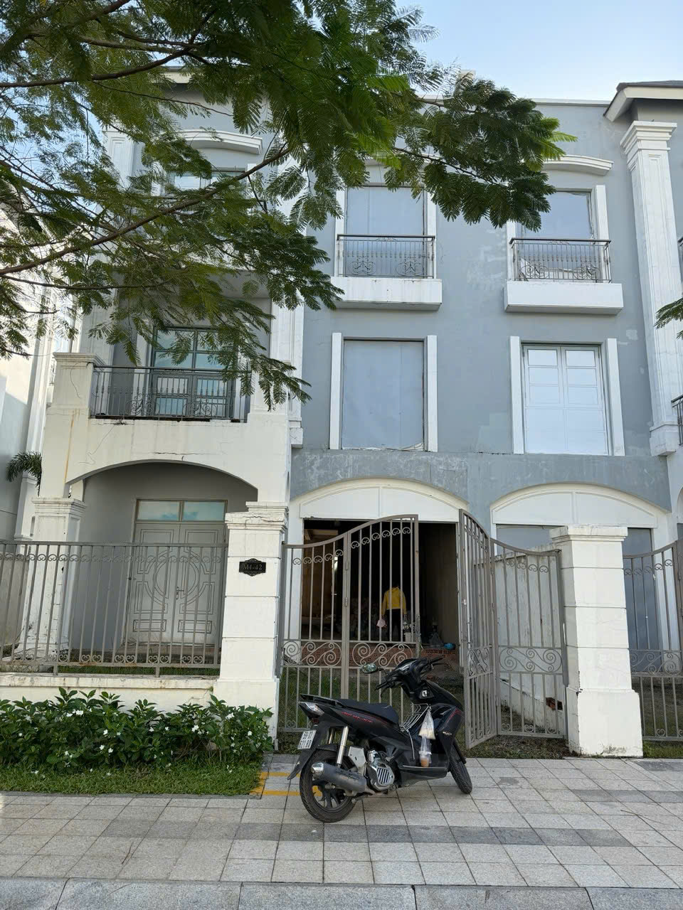 676- Bán biệt thự song lập tại Vinhomes Grand Park - Phân khu  Manhattan Glory