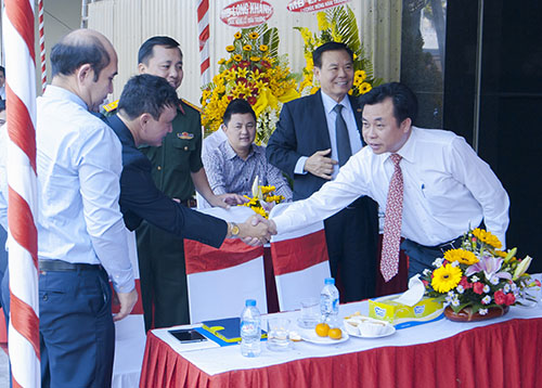 Ông Lê Đình Luật - TGĐ MBAMC chúc mừng cho sự khởi đầu mới của MBAMC Đông Nam Bộ